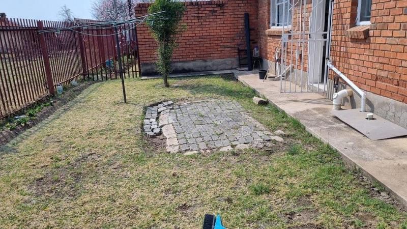 2 Bedroom Property for Sale in Ladybrand Free State
